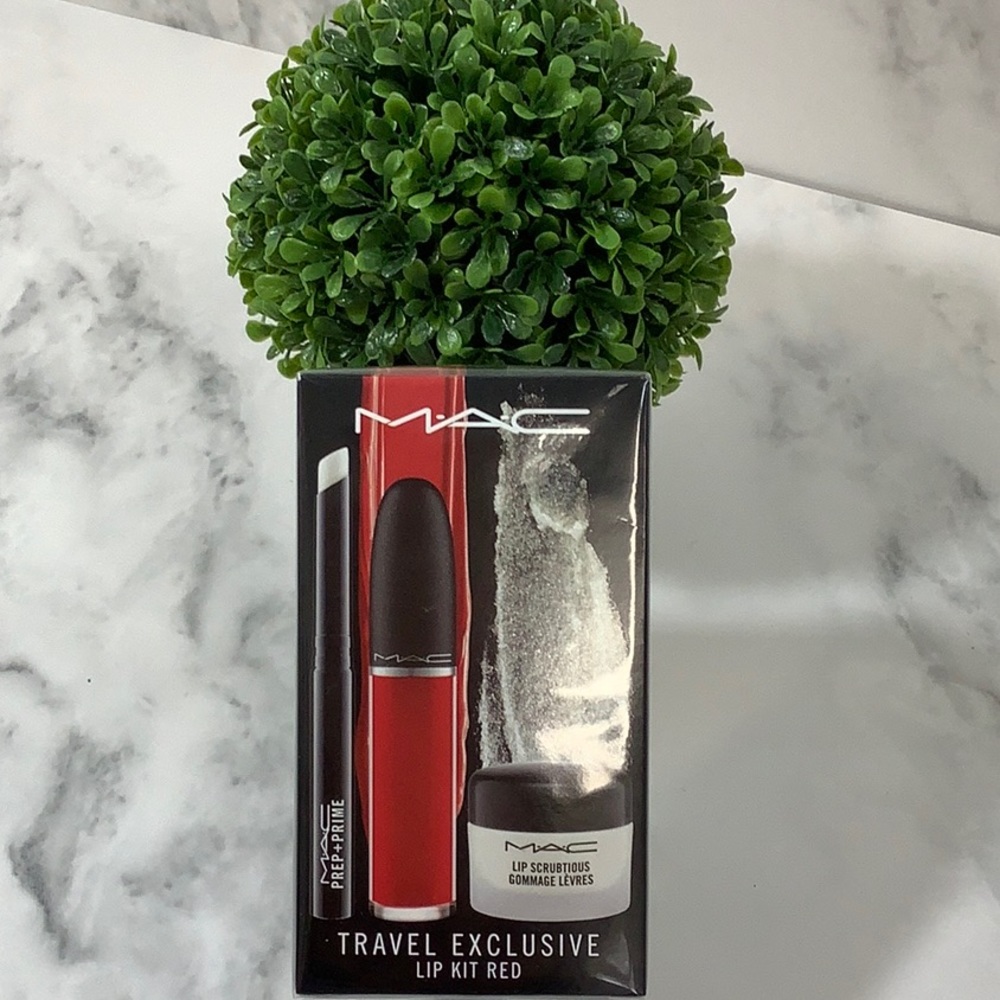 New- MAC Lip Kit Red